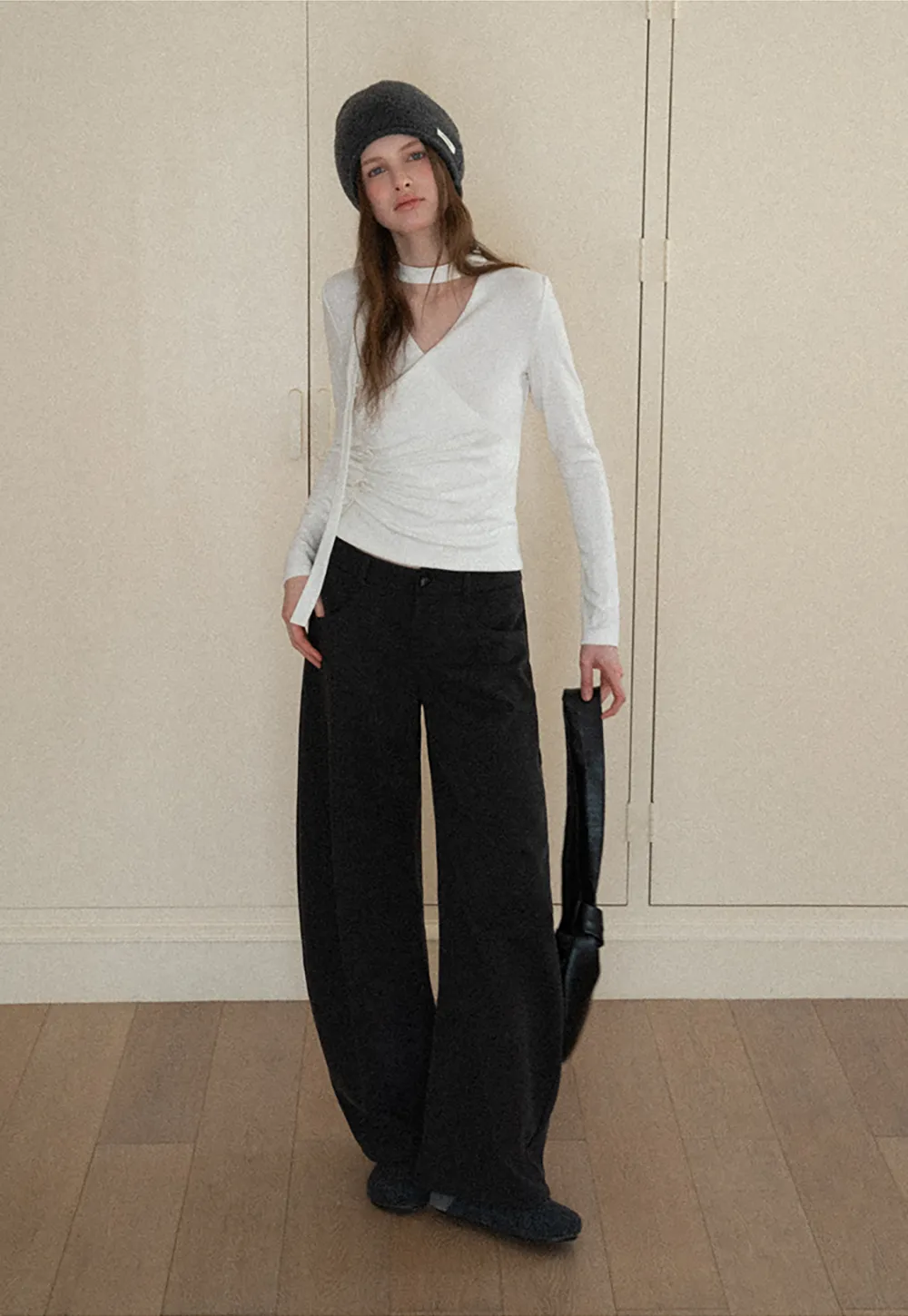 V neck long sleeve top with choker design