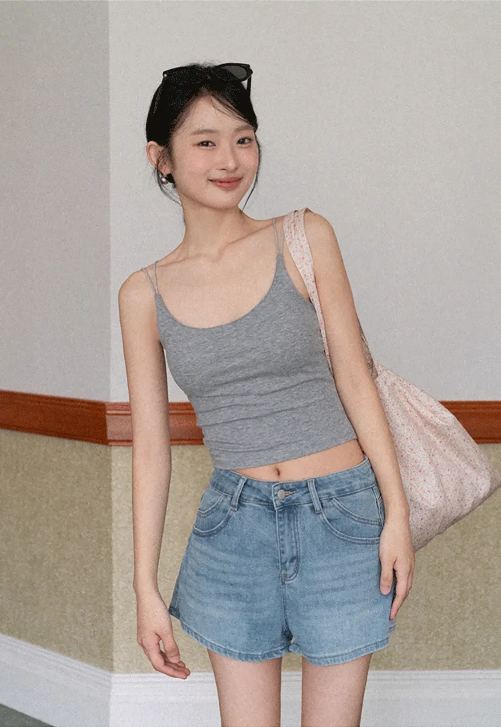 Thin strap scoop neck fitted tank top