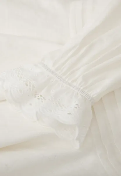 Long sleeve dress with lace collar and tie front