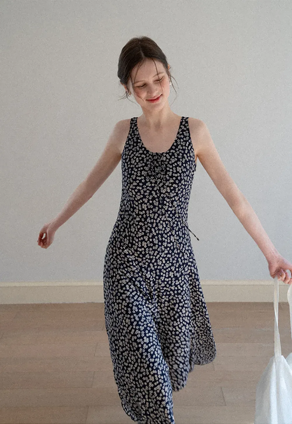 Floral Print Sleeveless Midi Dress with V Neck