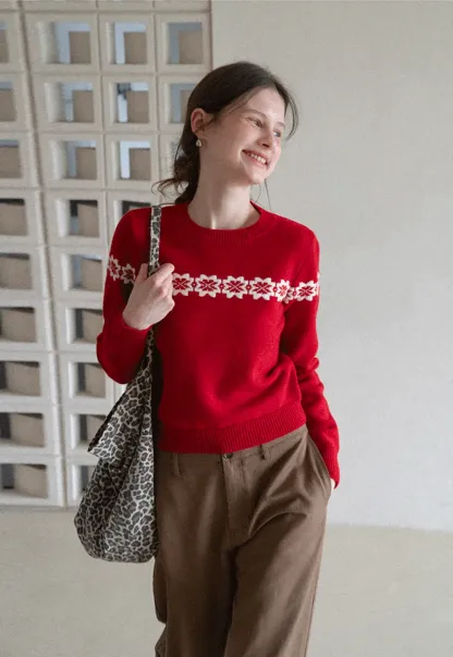 Round Neck Sweater with Snowflake Pattern Design