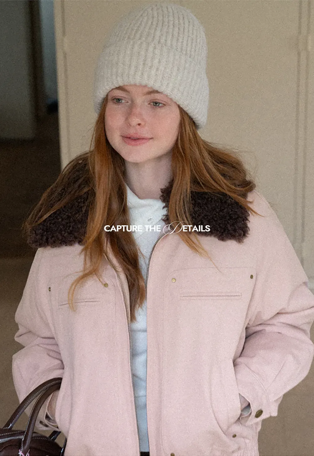 Stylish Short Jacket with Faux Fur Collar and Elastic Hem