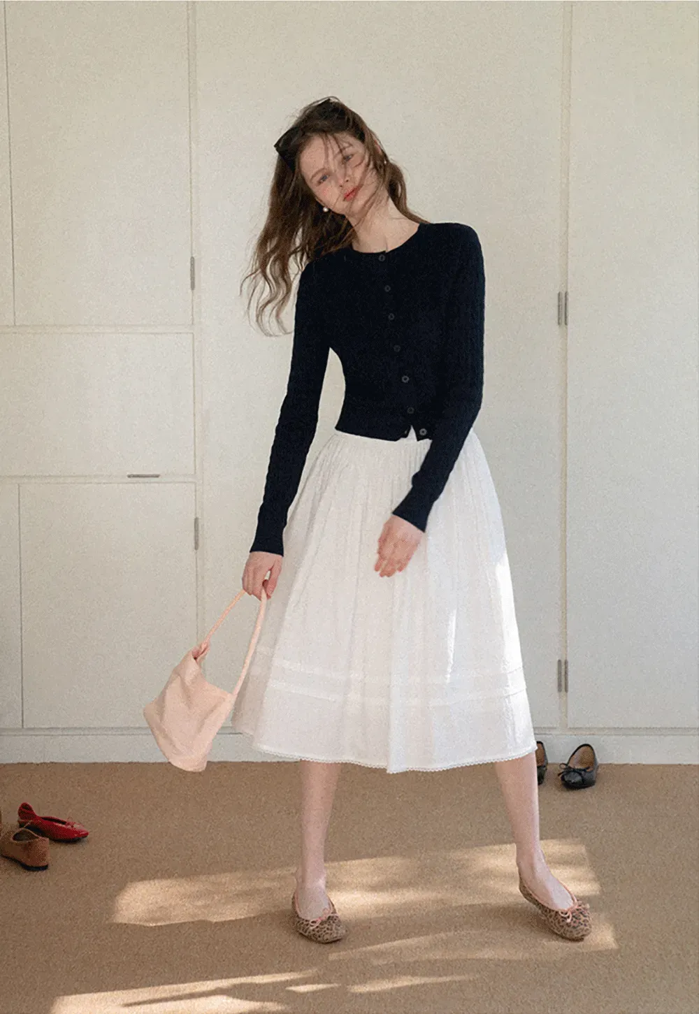 Lightweight pleated midi skirt with elastic waist