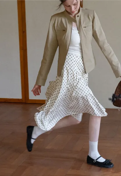 Short jacket with stand collar and front pockets