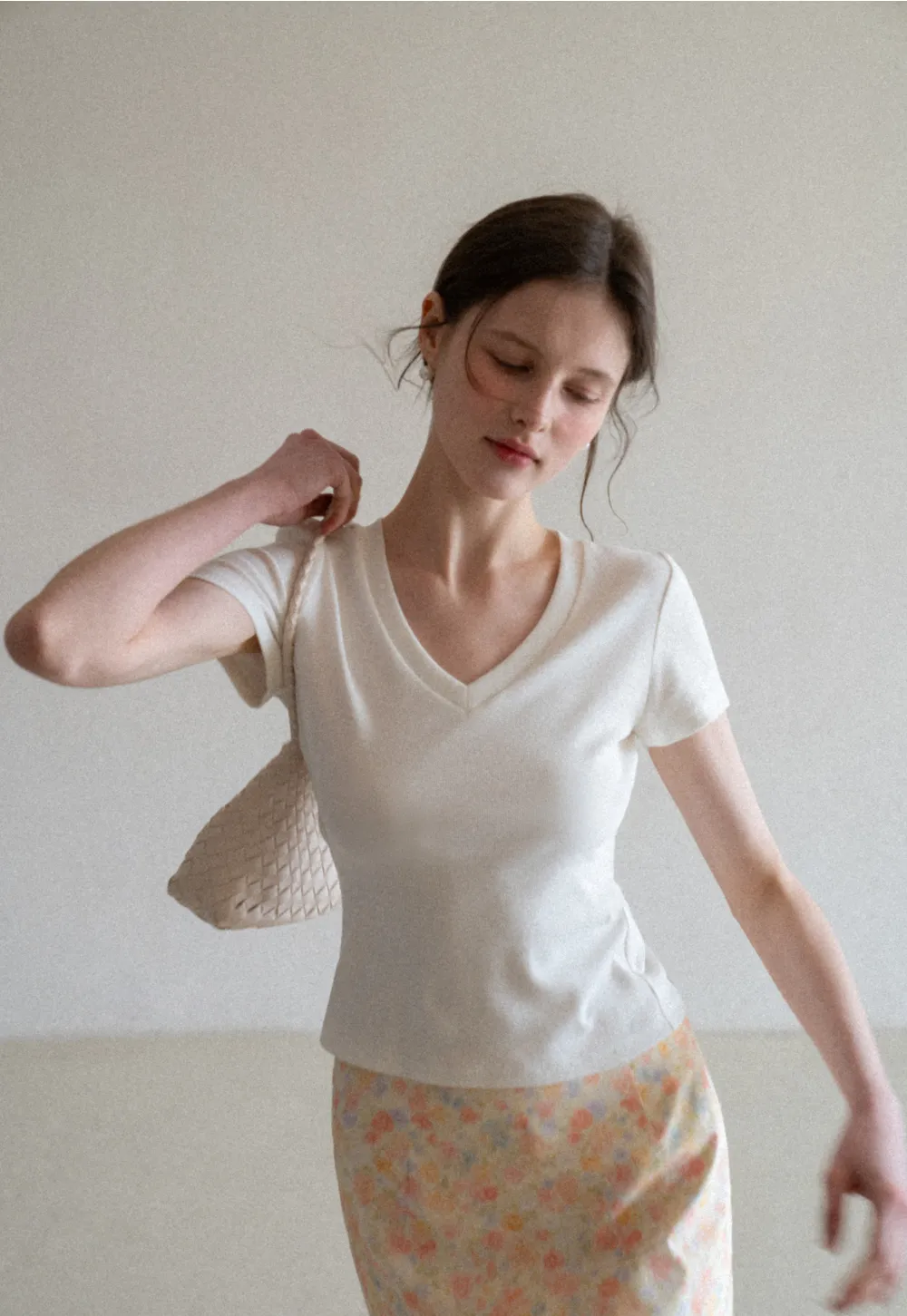 V neck short sleeve knit t shirt