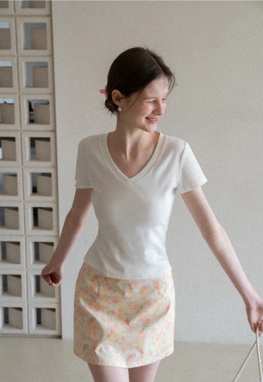 V neck short sleeve knit t shirt