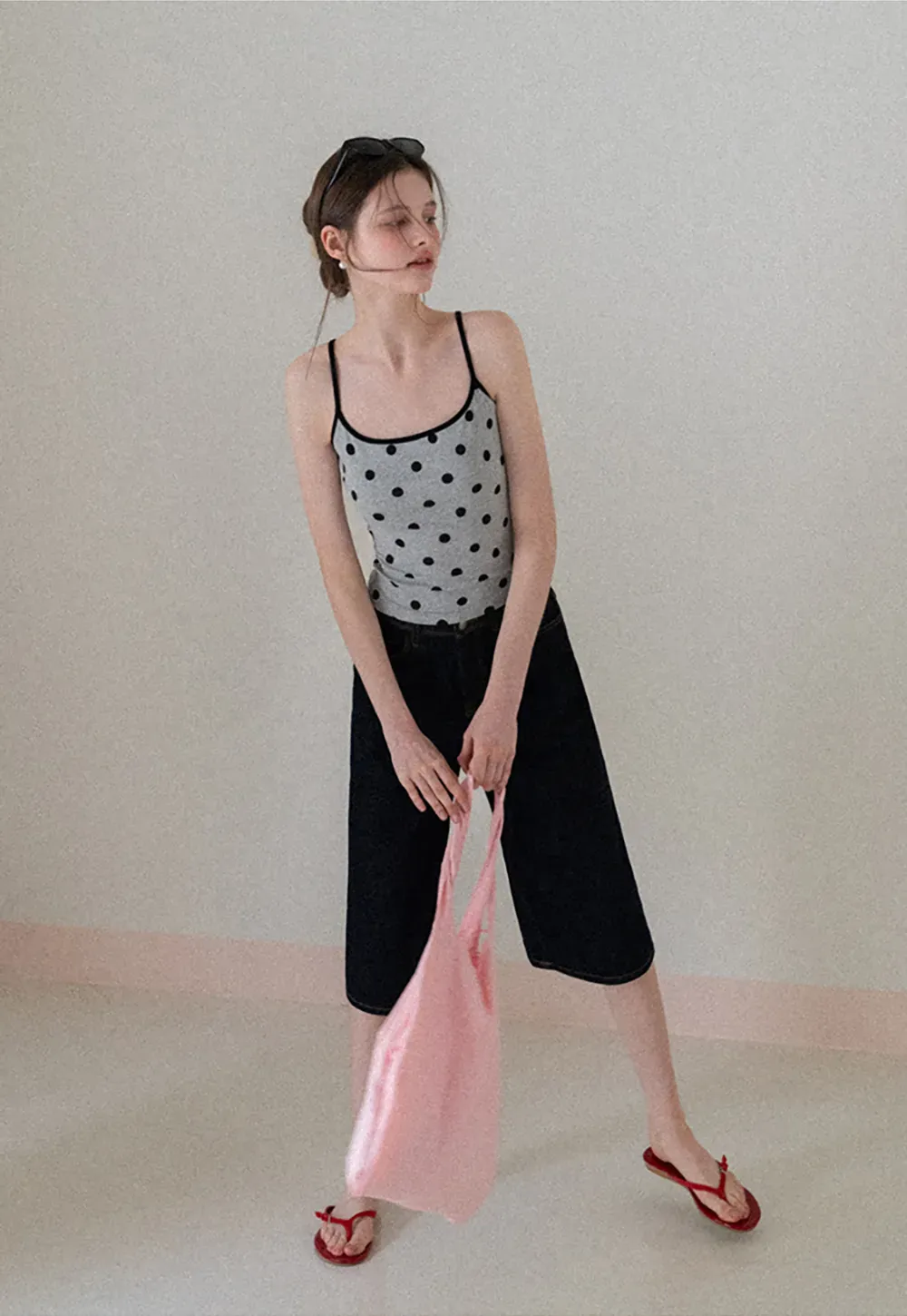 Wide leg cropped denim pants with contrast stitching