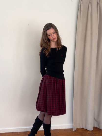 Embroidered Round Neck Wool Knit Top