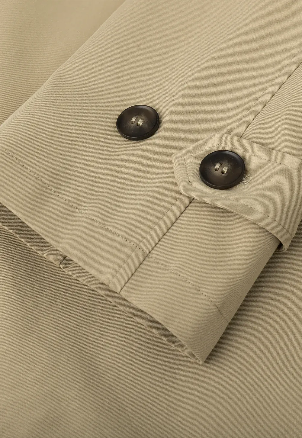 Elegant Trench Coat with Button Detailing and Pockets