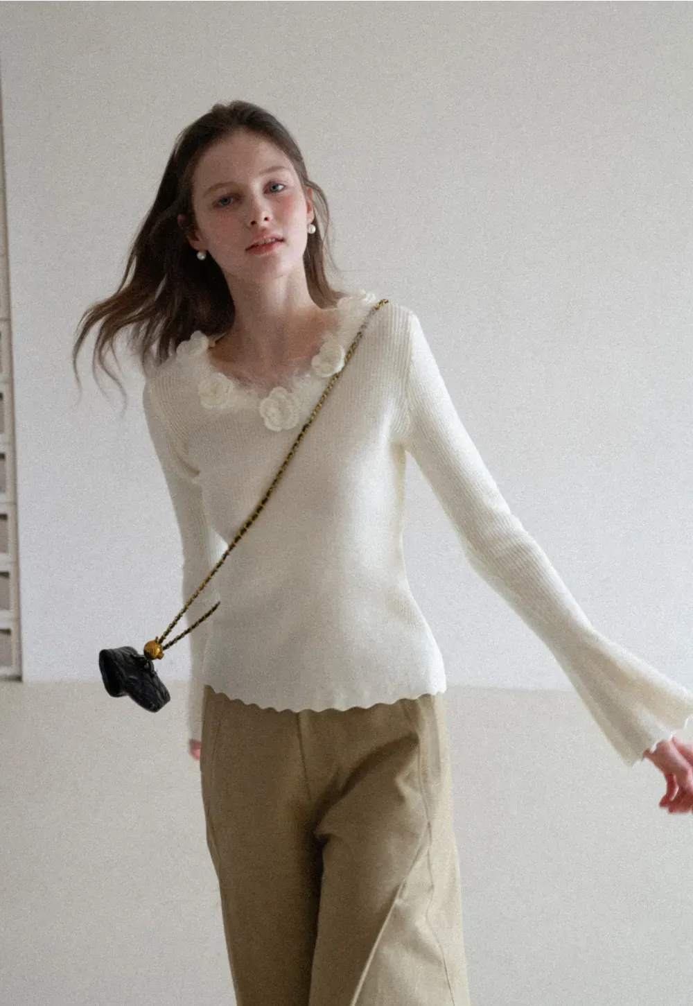 Floral Embellished V Neck Woolen Knit Sweater