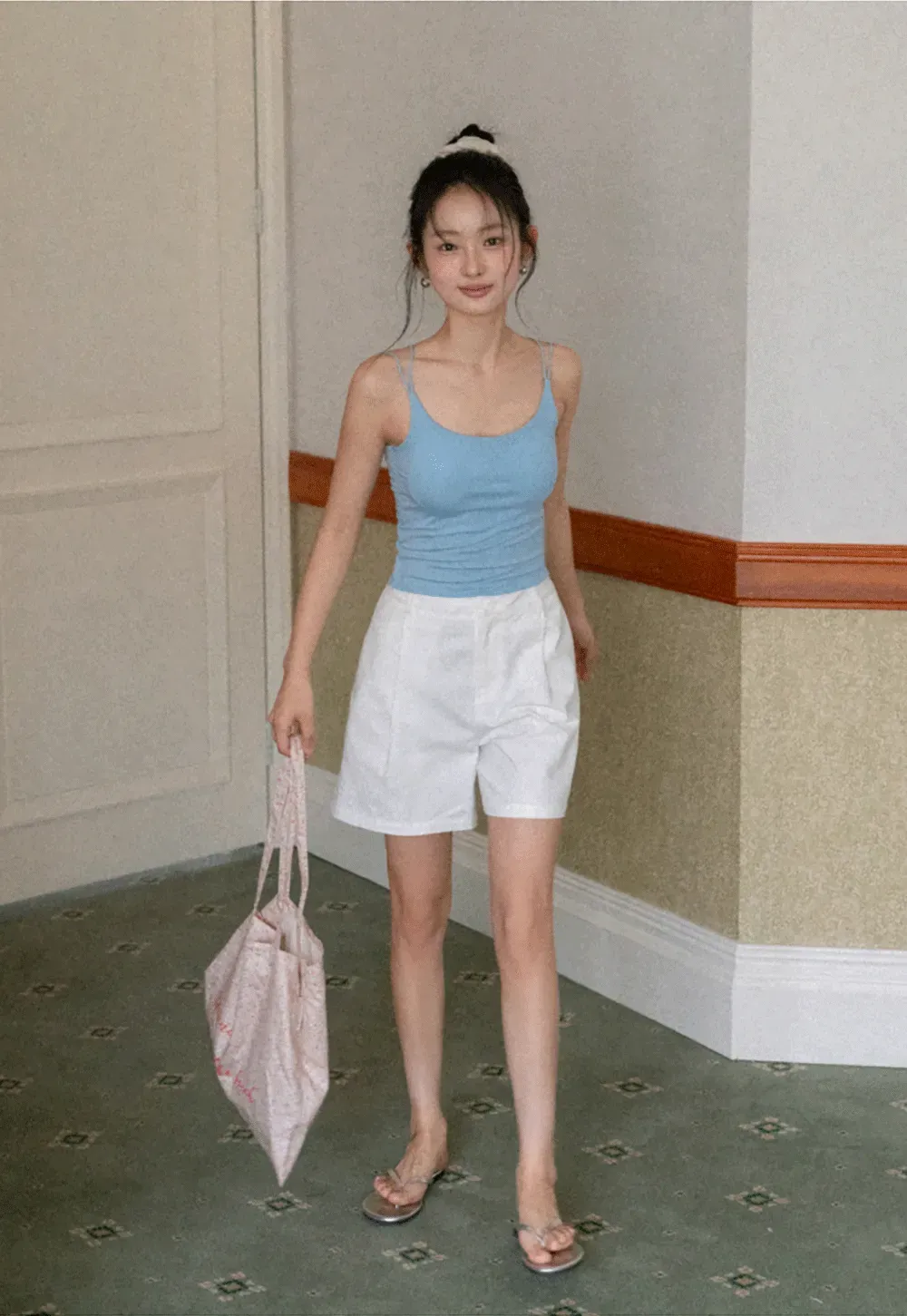 Thin strap scoop neck fitted tank top