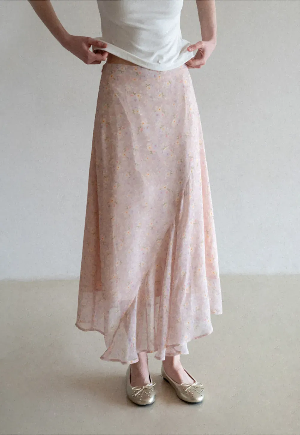 Flowy floral print midi skirt with layered hem