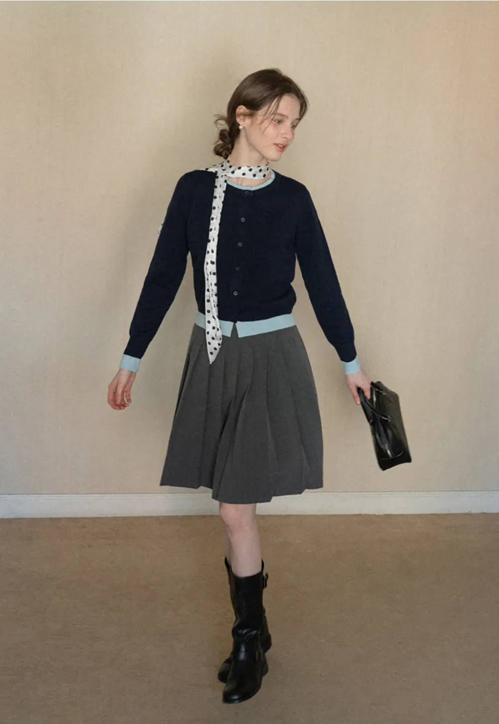 Elegant pleated midi skirt with high waist design