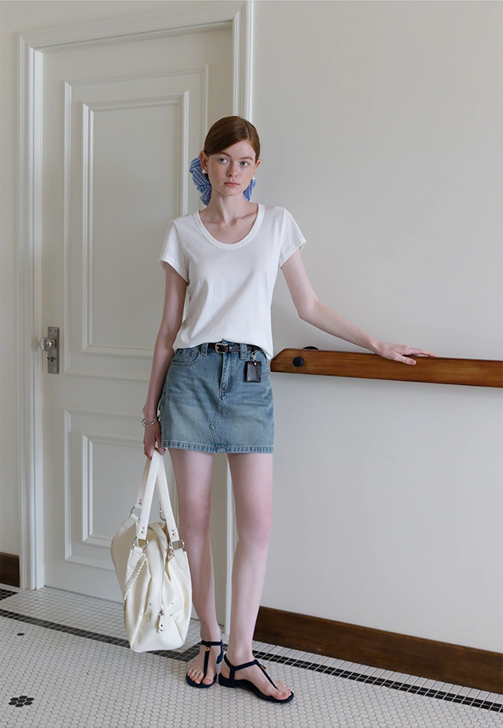 Women’s Basic Scoop Neck T-Shirt