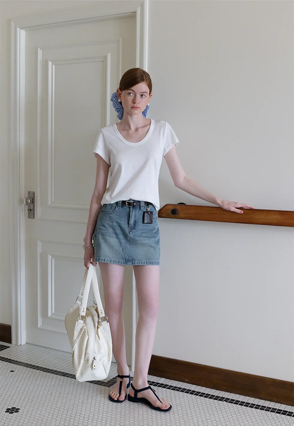 Women’s Basic Scoop Neck T-Shirt