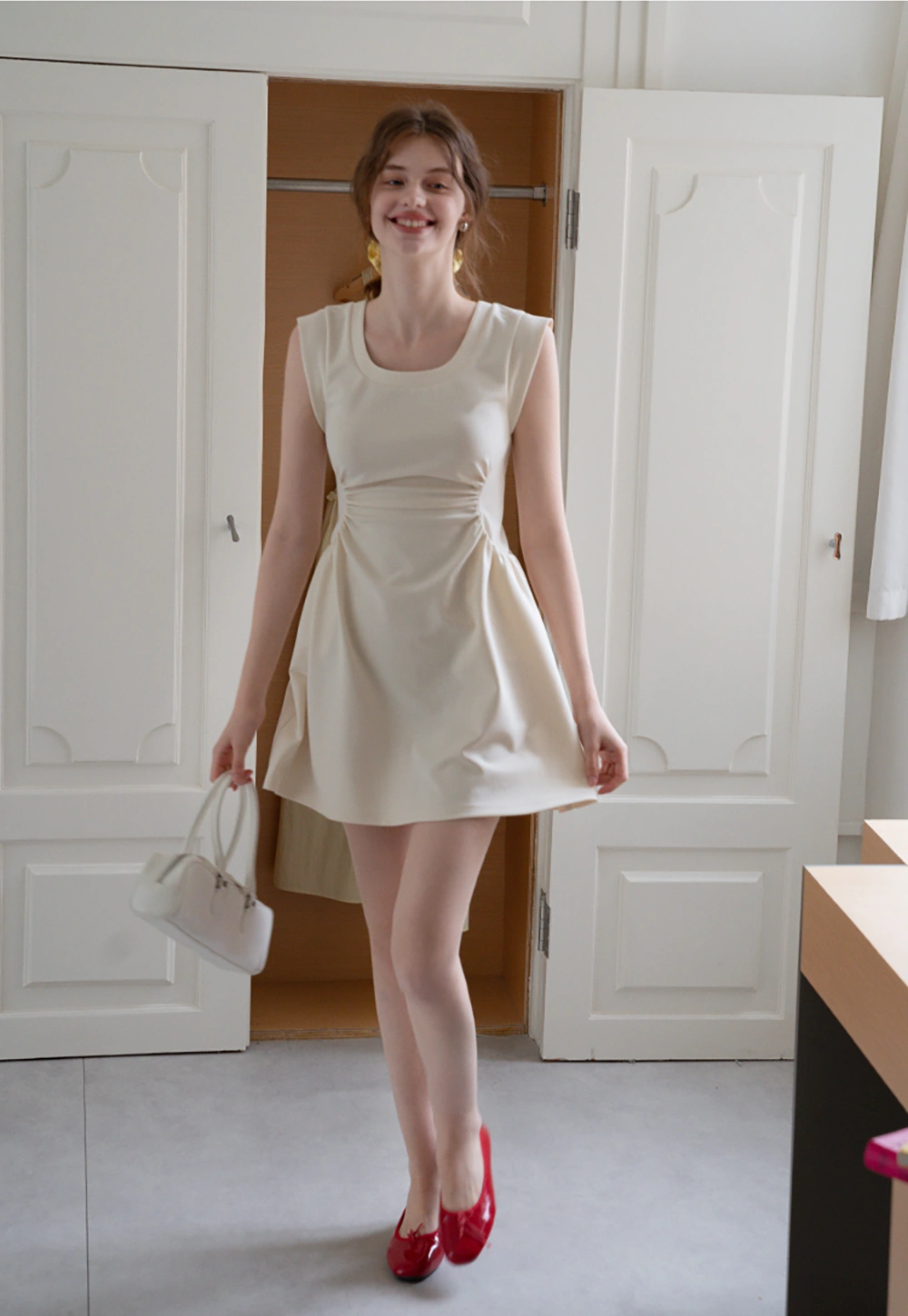 Women’s Ruched Waist Cap-Sleeve Mini Dress