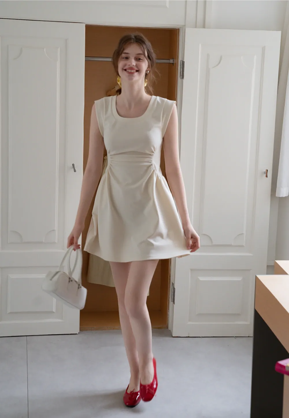 Women’s Ruched Waist Cap-Sleeve Mini Dress