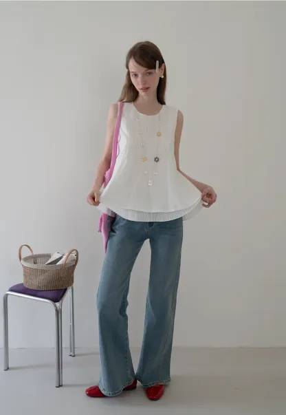 Women's Sleeveless Pleated Hem Blouse
