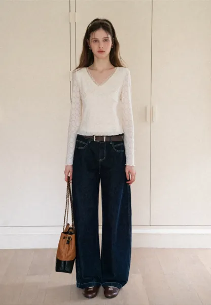 Women's Lace Trim Textured V-Neck Long Sleeve Top