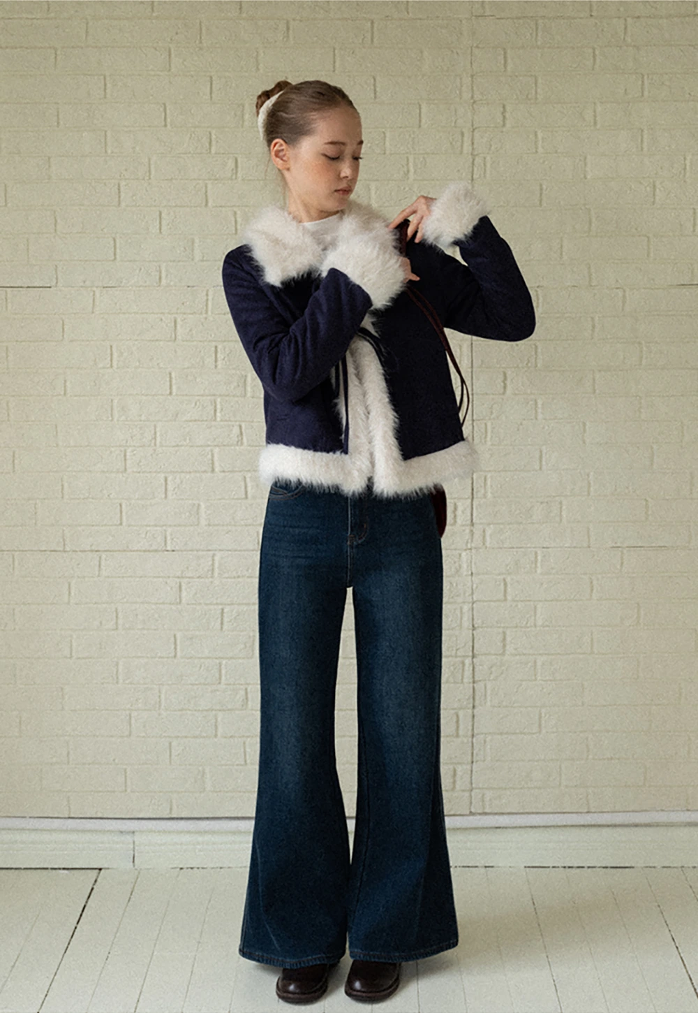 Chic Cropped Jacket with Faux Fur Collar