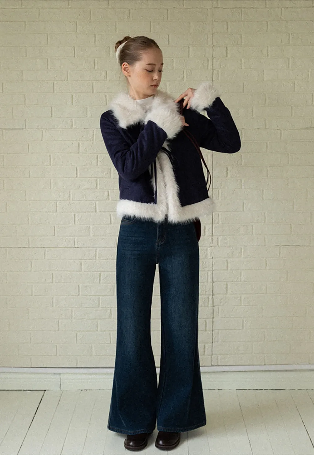 Chic Cropped Jacket with Faux Fur Collar