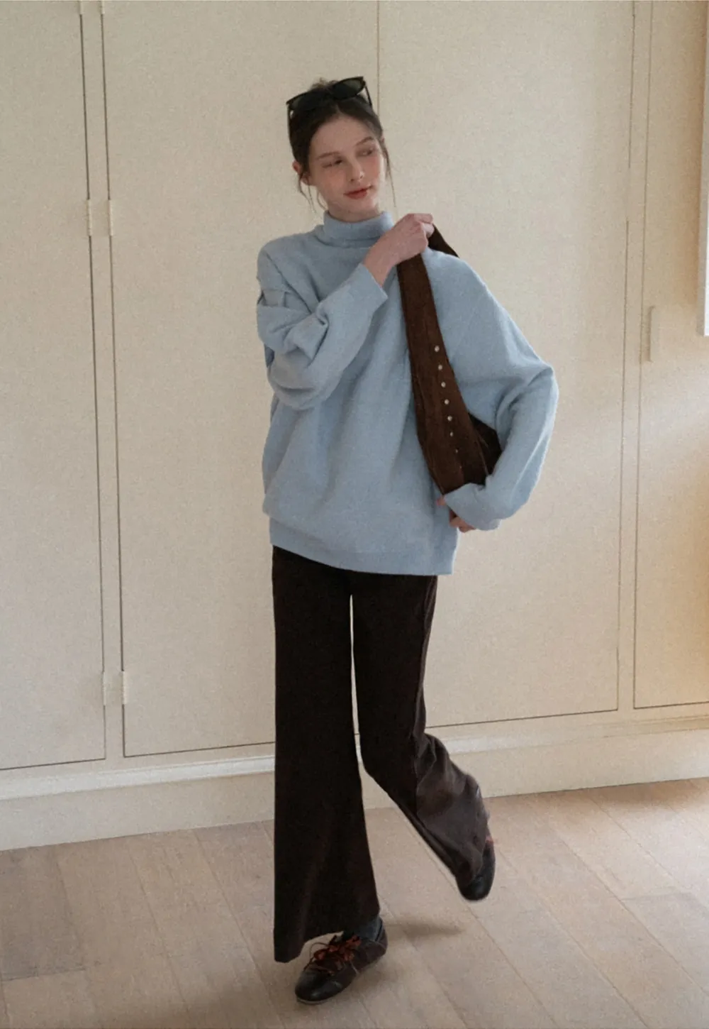 Cozy Blue Turtleneck Sweater with Relaxed Fit