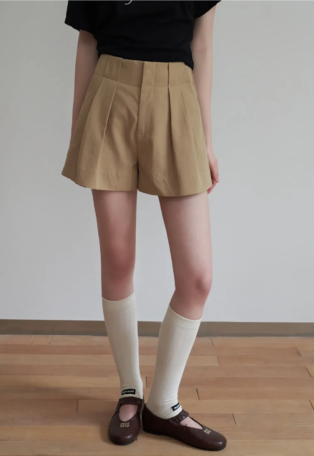 Women’s High-Waist Pleated Tailored Shorts