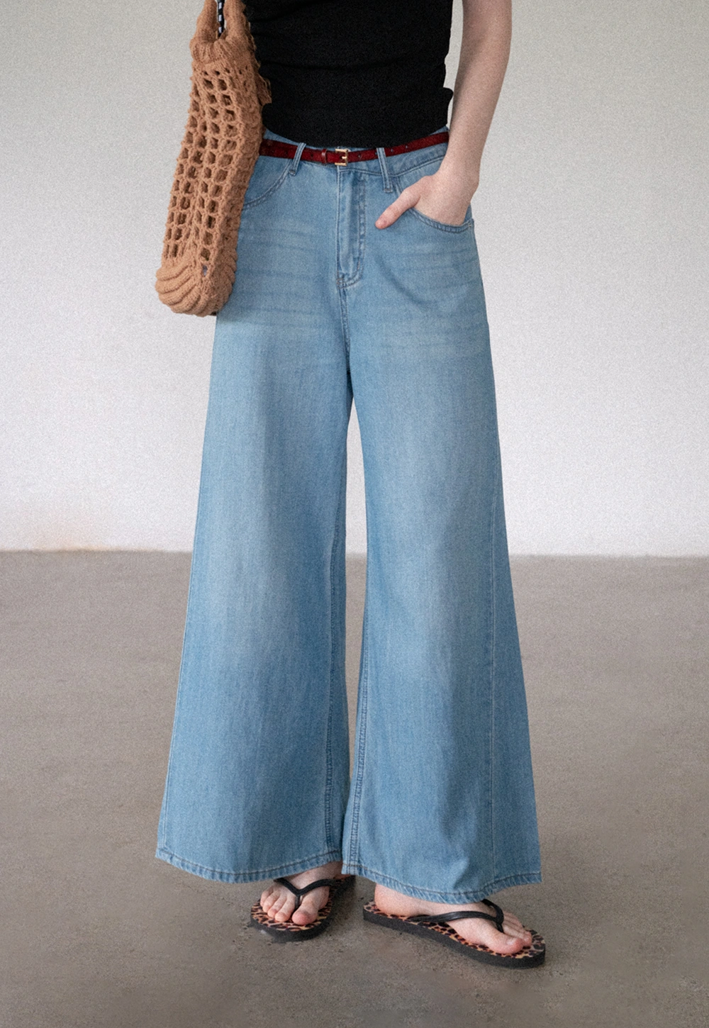 omen’s High Waist Wide Leg Jeans with Bow
