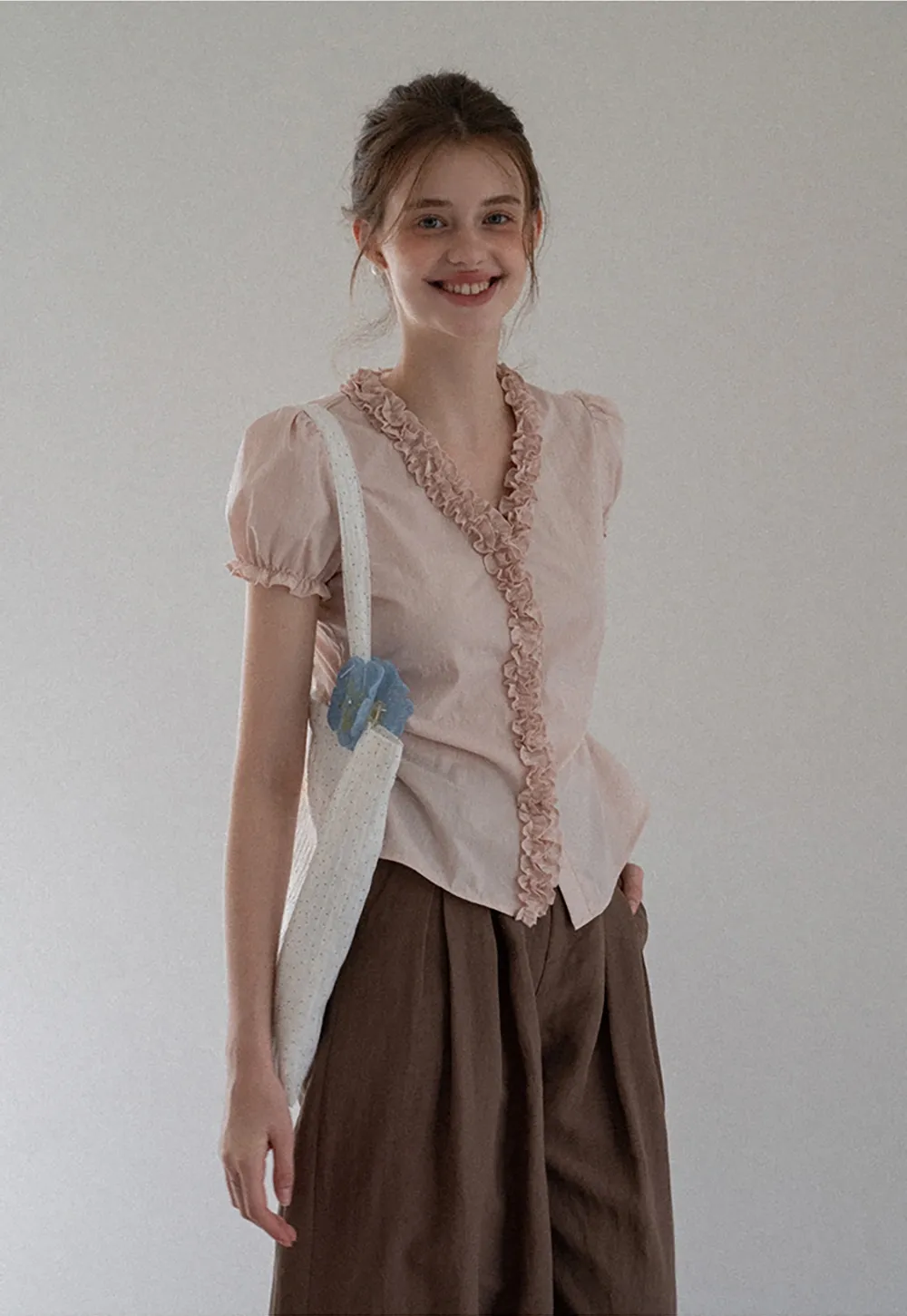 Women’s Ruffle V-Neck Puff-Sleeve Top