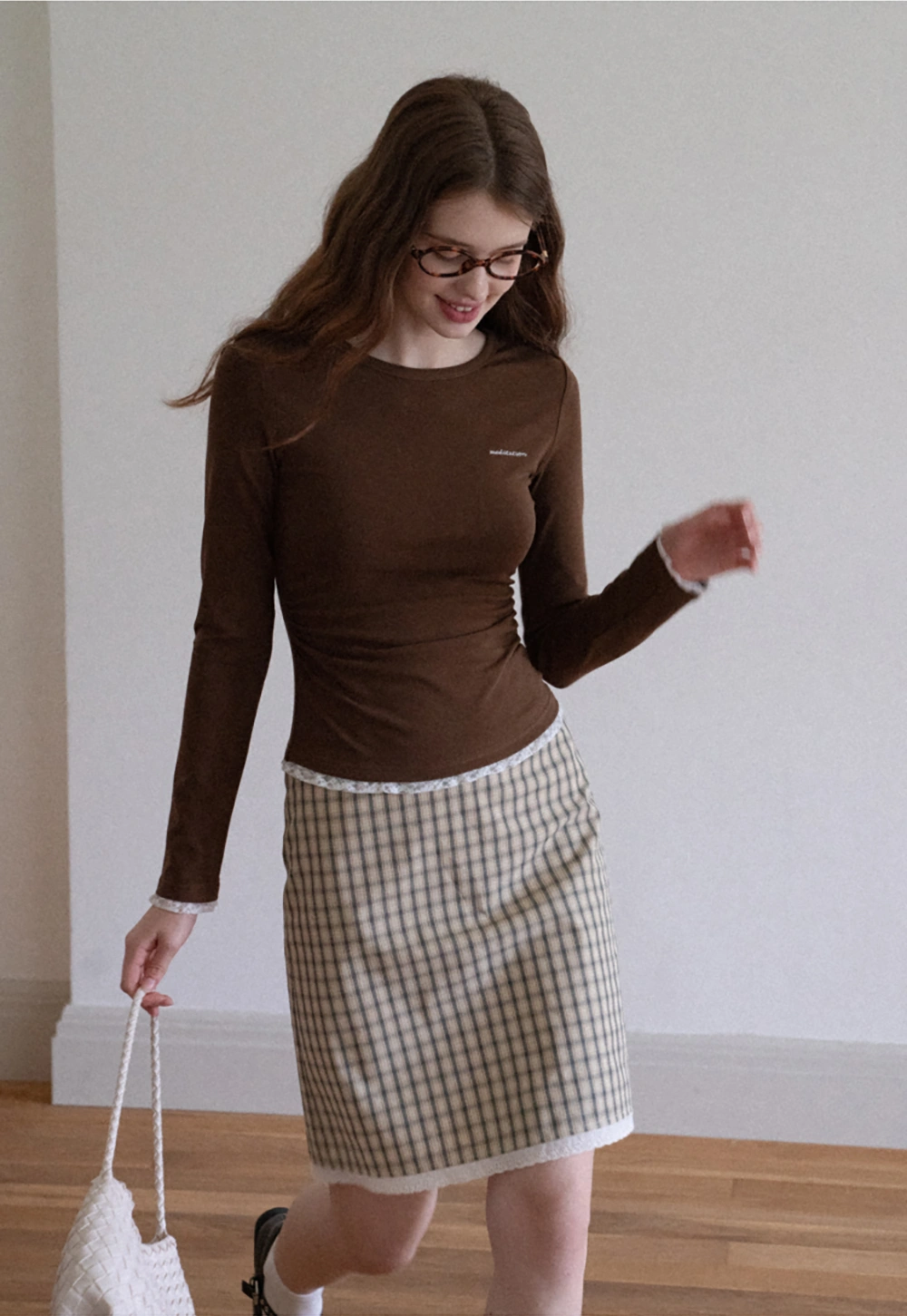 Women Crew Neck Ruched Side Lace Trim Long Sleeve Tee