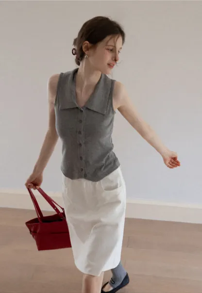 Women's Ribbed Sleeveless Polo Collar Knit Top