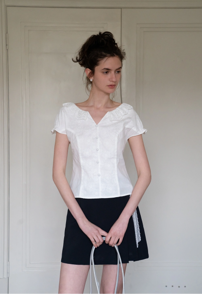 Women's Eyelet Lace V-Neck Blouse