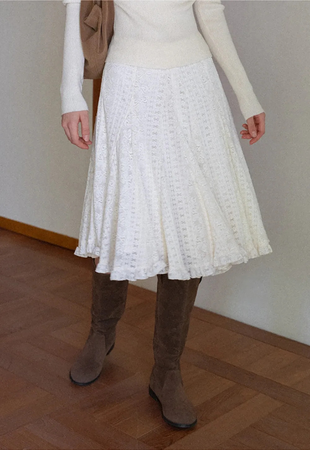 Elegant White A-Line Lace Skirt