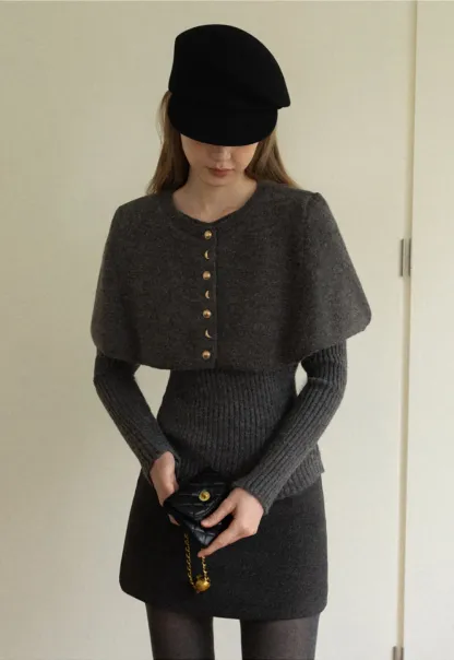 Cropped Buttoned Cape with V-Neck Fitted Thick Knit Sweater
