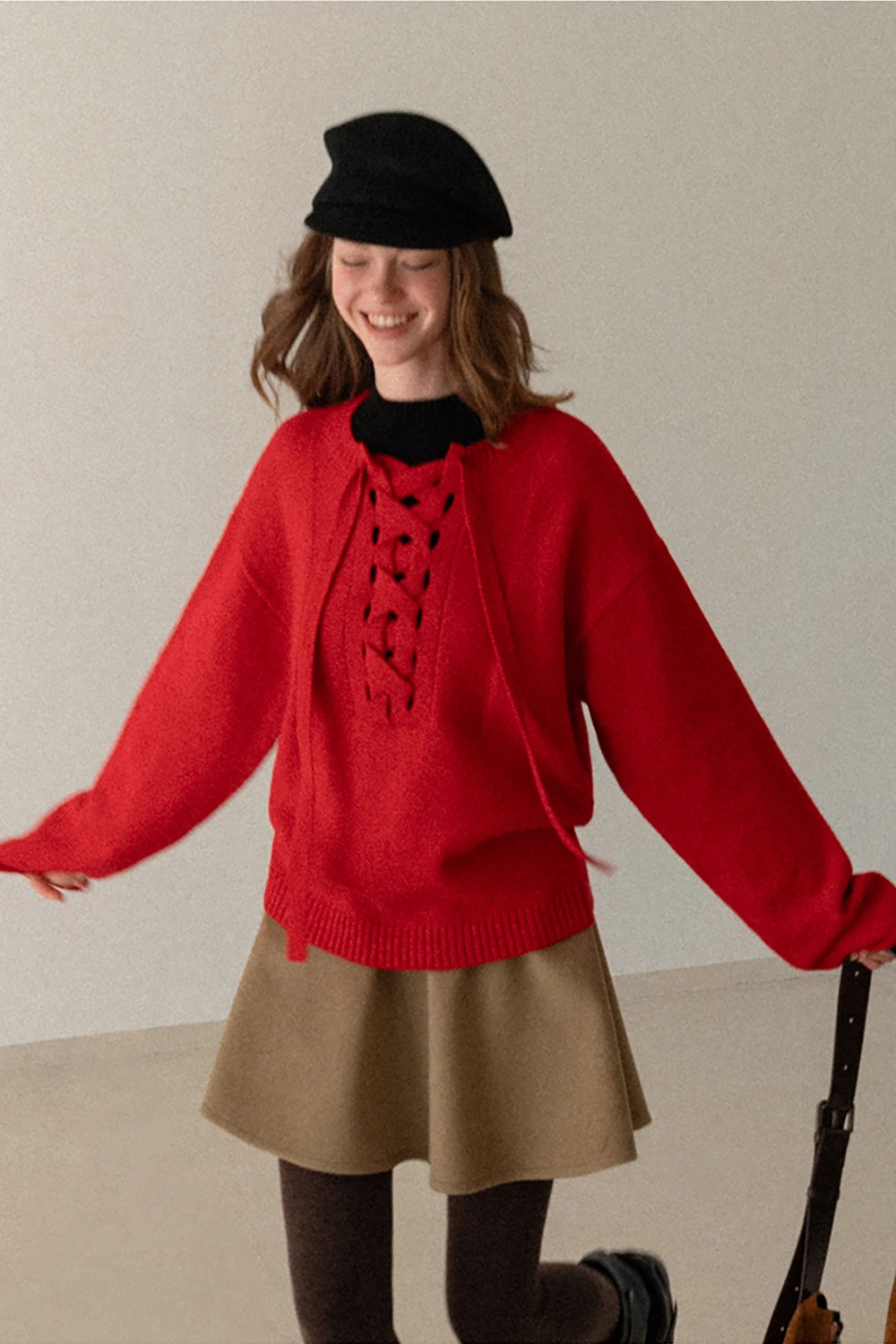 Chic Bow Tie Round Neck Sweater