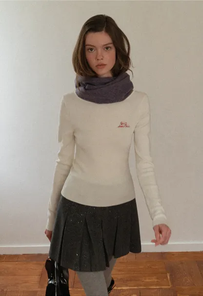 Embroidered Round Neck Wool Knit Top