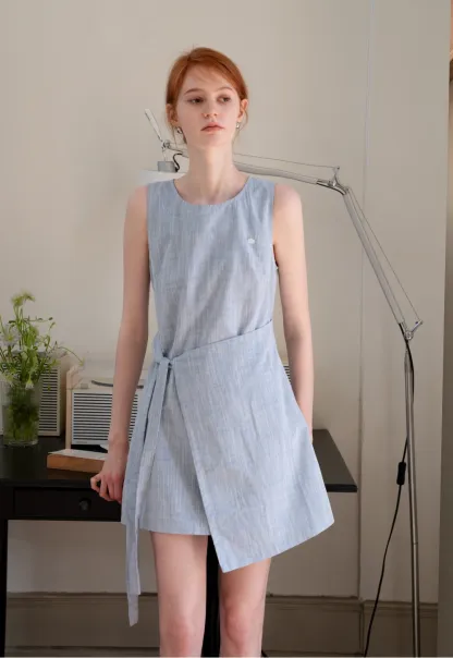Women’s Sleeveless Tie Waist Chambray Dress