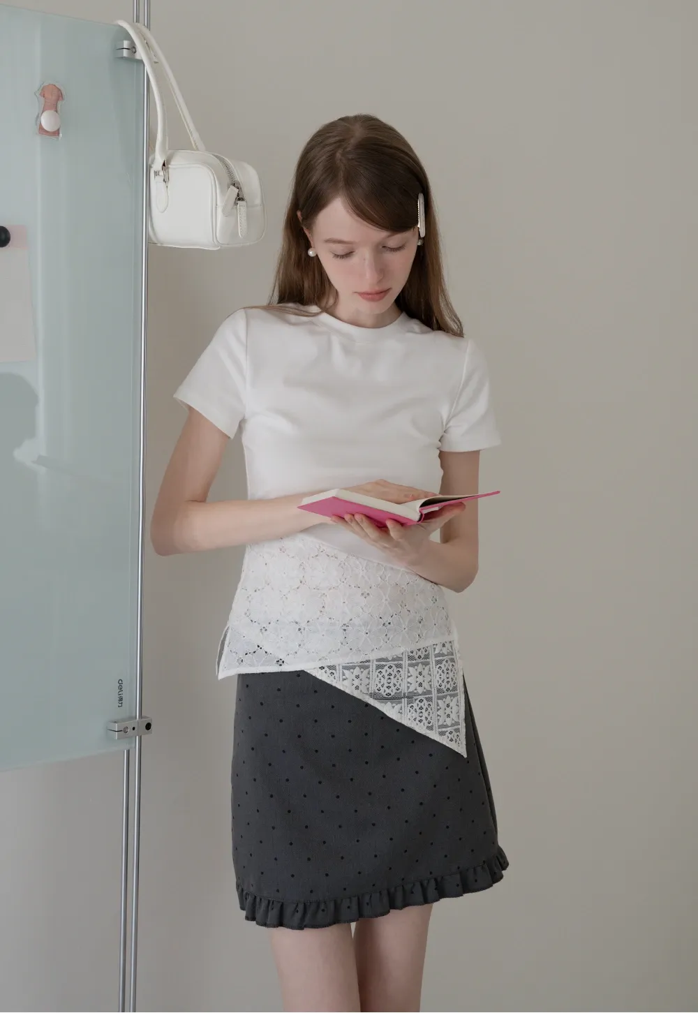 Asymmetric Hem T-Shirt with Lace Panel