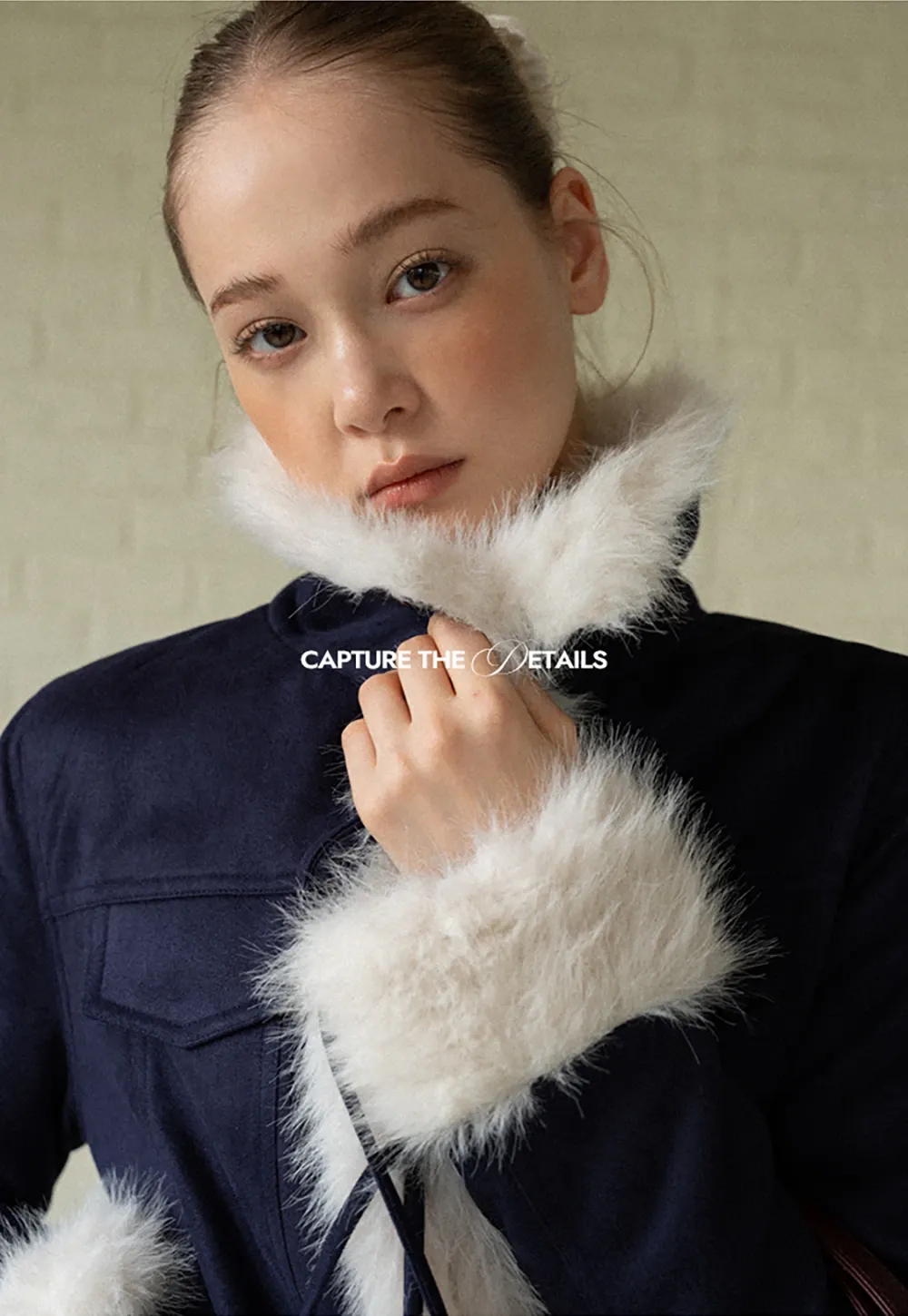 Chic Cropped Jacket with Faux Fur Collar