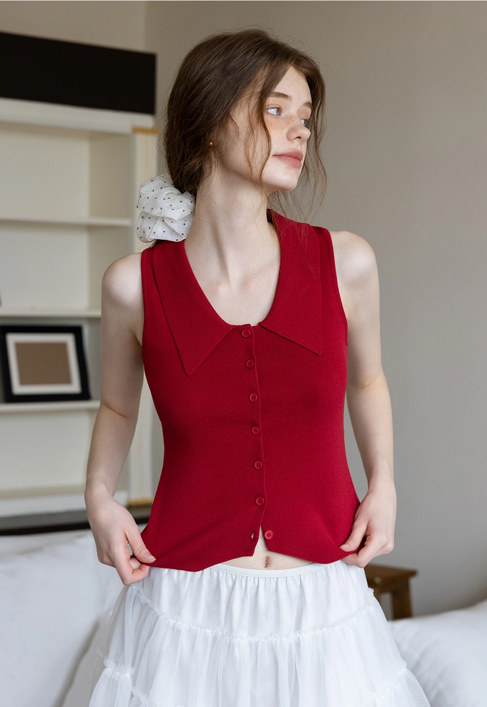 Collared Sleeveless Knit Top