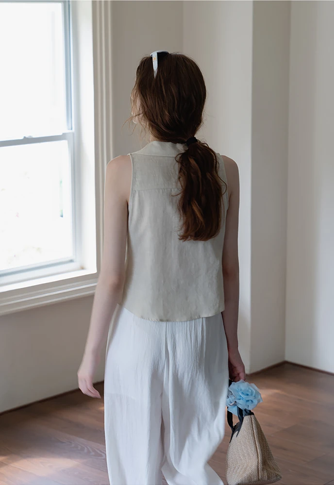 Women’s Linen Collared Button-Front Sleeveless Top