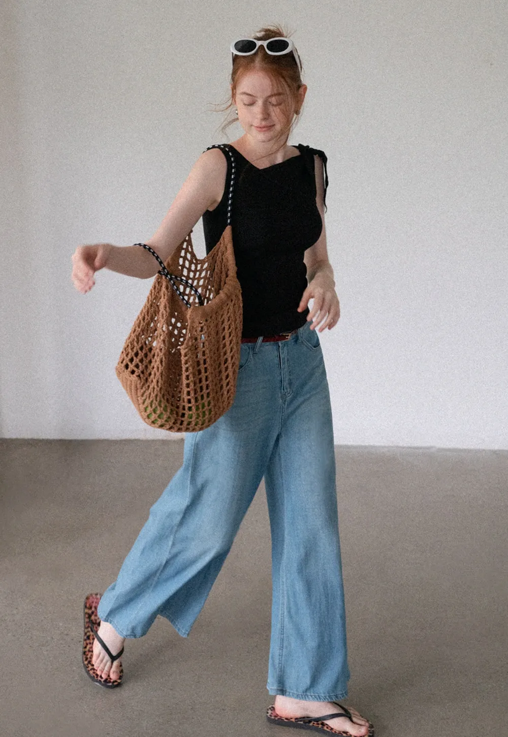 omen’s High Waist Wide Leg Jeans with Bow