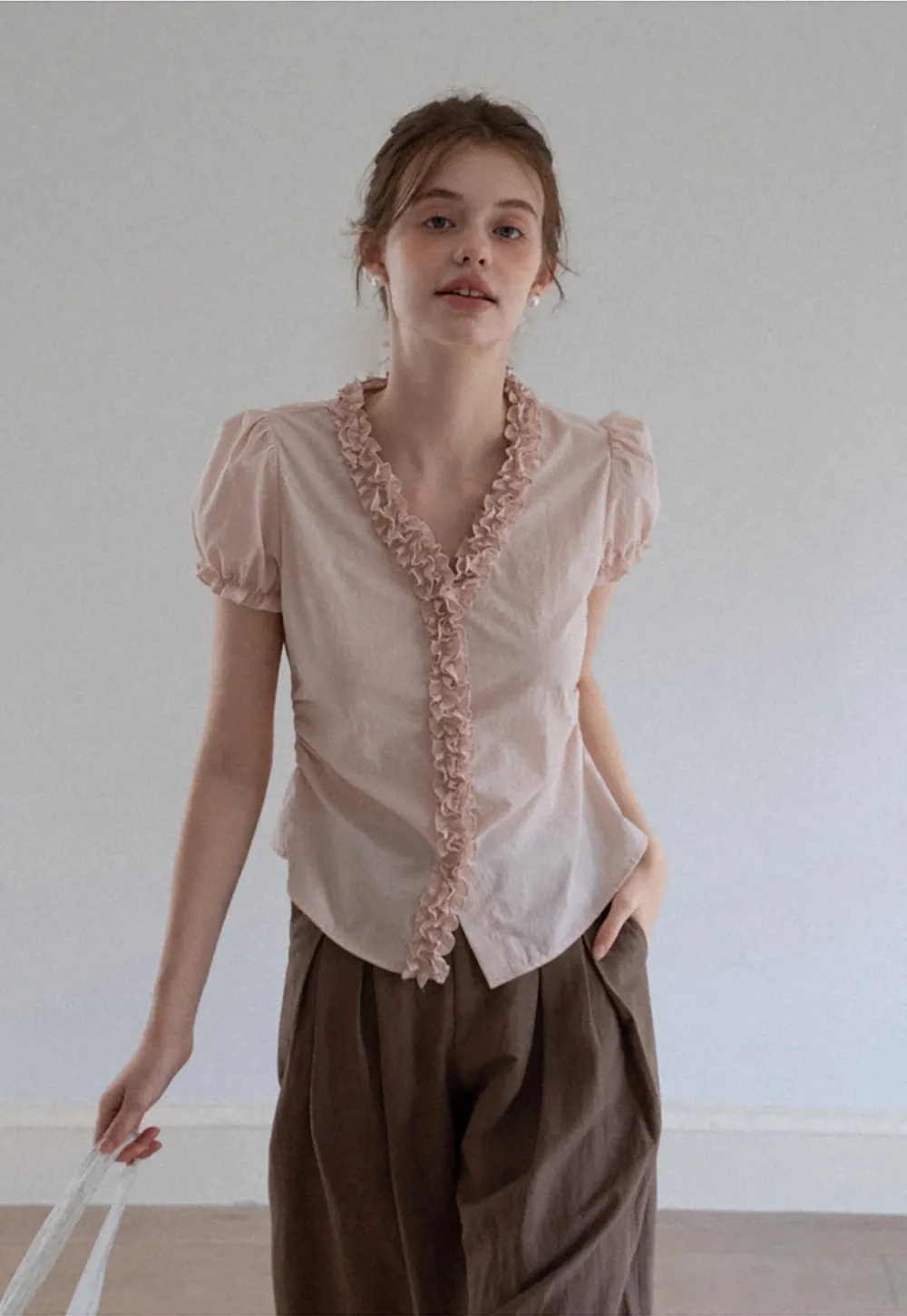 Women’s Ruffle V-Neck Puff-Sleeve Top