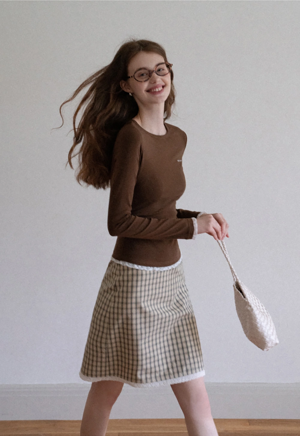 Women Crew Neck Ruched Side Lace Trim Long Sleeve Tee