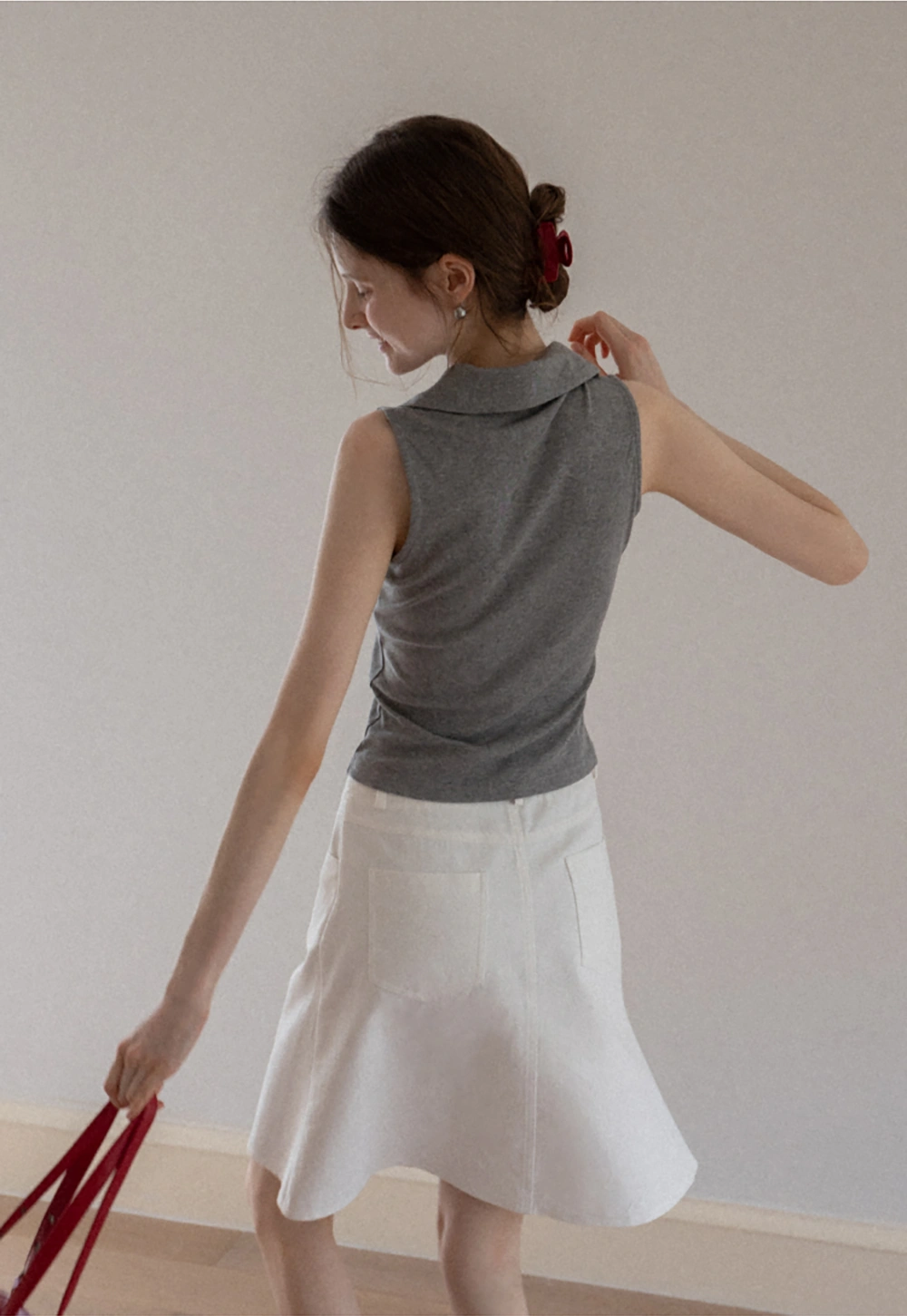 Women's Ribbed Sleeveless Polo Collar Knit Top