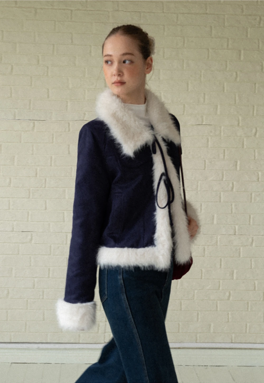 Chic Cropped Jacket with Faux Fur Collar