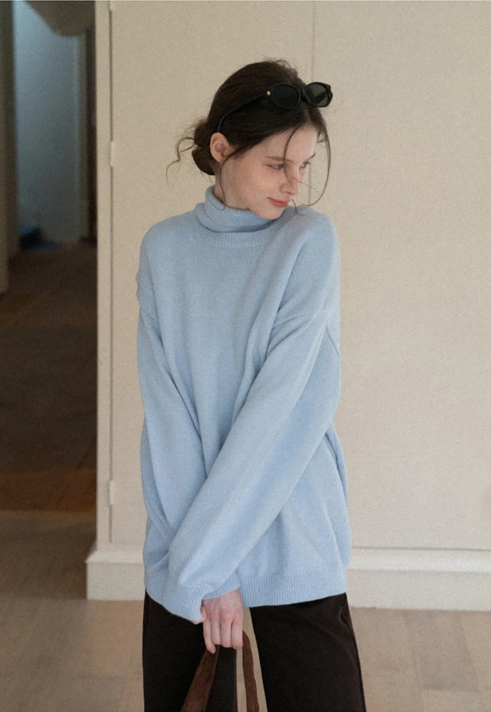 Cozy Blue Turtleneck Sweater with Relaxed Fit