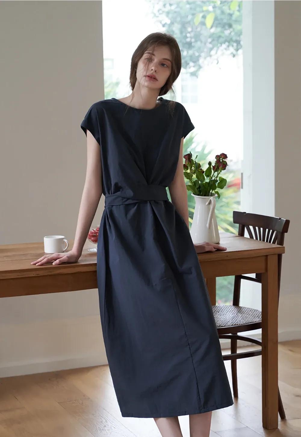 Women’s Twist-Front Sleeveless Midi Dress