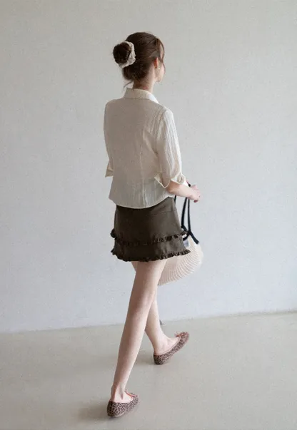 Women's Lightweight Button Down Shirt with 3/4 Sleeves