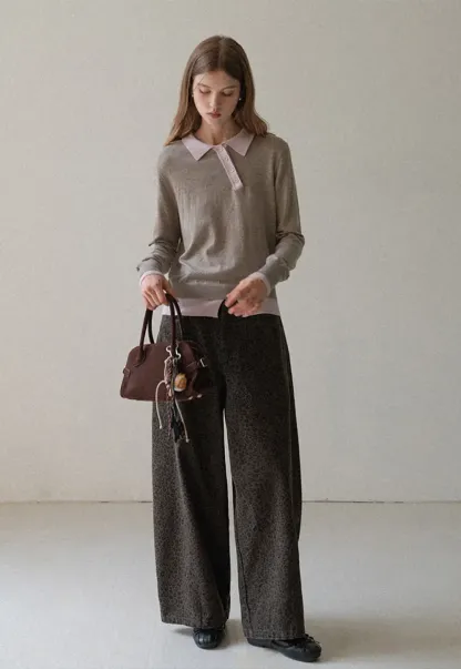 Contrast Collar Knit Top